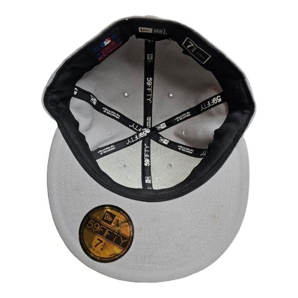 Philadelphia Philles New Era 59Fifty Fitted Baseball Hat 7 3/4 True Fit - Picture 9 of 9